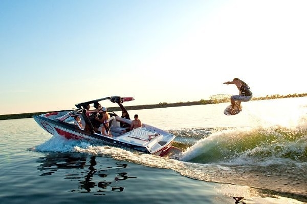 bateau wakesurf air